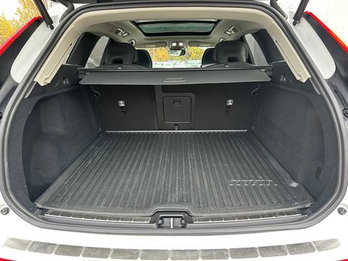 Used 2025 Volvo XC60 B5 Plus w/ Protection Package Premier image 14