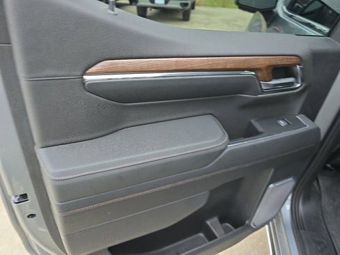 Used 2023 Chevrolet Silverado 1500 High Country w/ Technology Package image 10