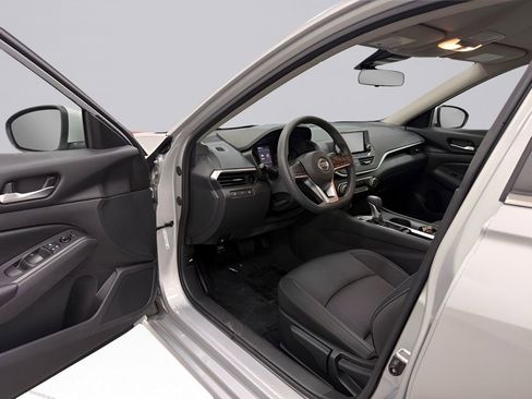 Used 2022 Nissan Altima 2.5 S FWD image 9