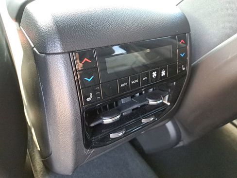 Used 2022 Jeep Grand Cherokee Overland w/ Luxury Tech Group IV image 10