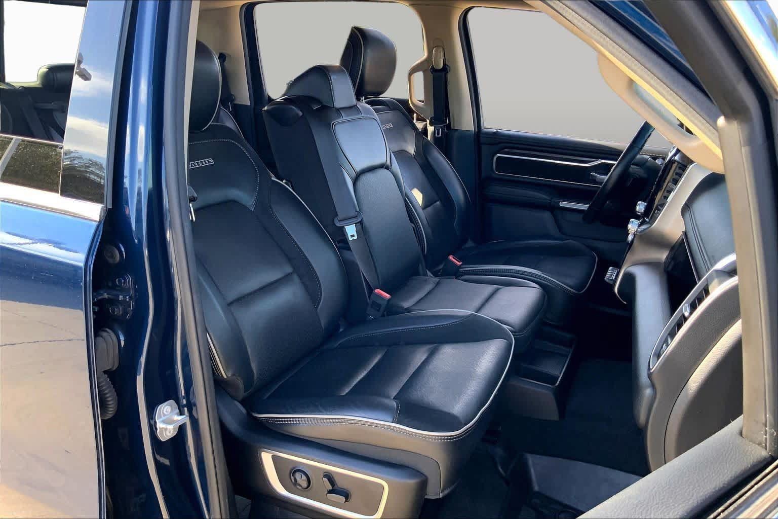 Used 2019 RAM 1500 Laramie AWD/4WD image 9