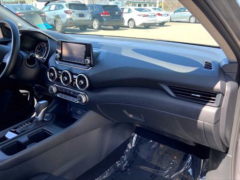 Used 2025 Nissan Sentra S image 17