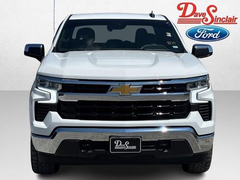 Used 2023 Chevrolet Silverado 1500 LT AWD/4WD image 2
