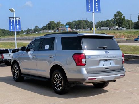 Certified 2024 Ford Expedition XLT RWD image 5