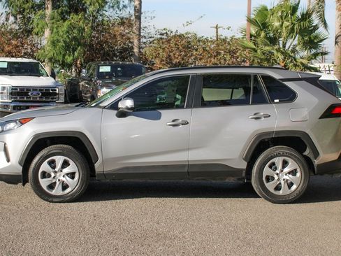 Used 2021 Toyota RAV4 LE image 5