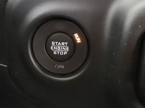 Used 2022 Jeep Gladiator Rubicon w/ Cold Weather Group image 25