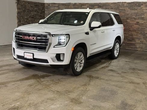 Used 2023 GMC Yukon SLT w/ SLT Luxury Package image 5