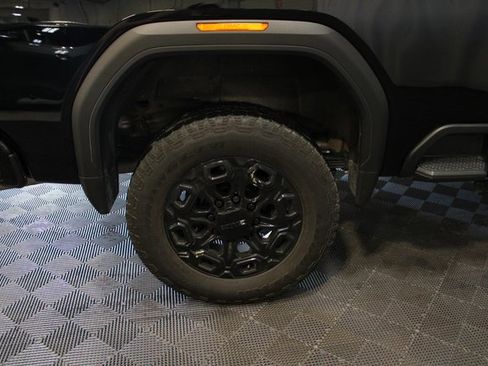 Used 2024 GMC Sierra 2500 AT4 w/ AT4 Premium Plus Package image 9
