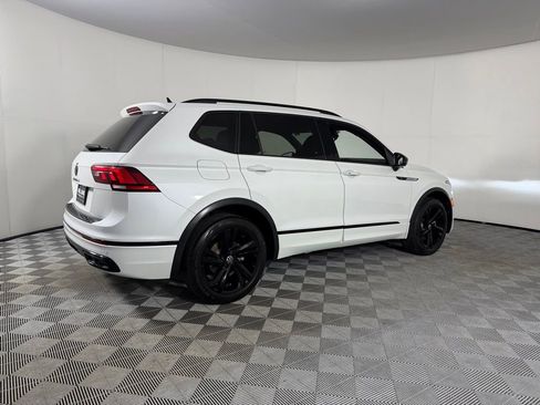 Used 2024 Volkswagen Tiguan SE R-Line image 8