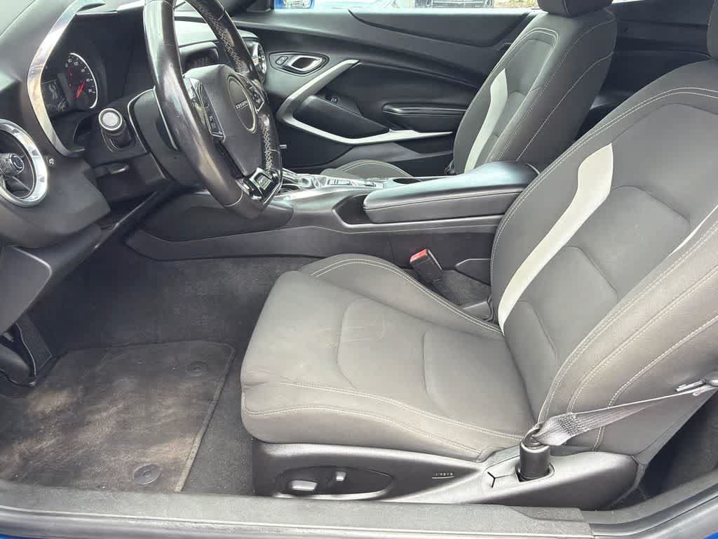 Used 2017 Chevrolet Camaro LT w/ Technology Package RWD image 9