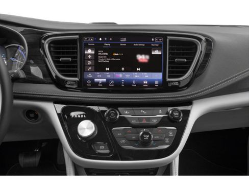 Used 2023 Chrysler Pacifica Touring-L FWD image 7
