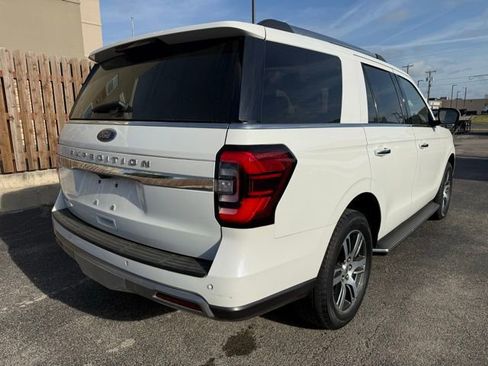 Used 2022 Ford Expedition Limited image 5