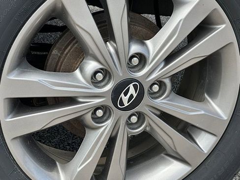 Used 2017 Hyundai Elantra SE FWD image 31