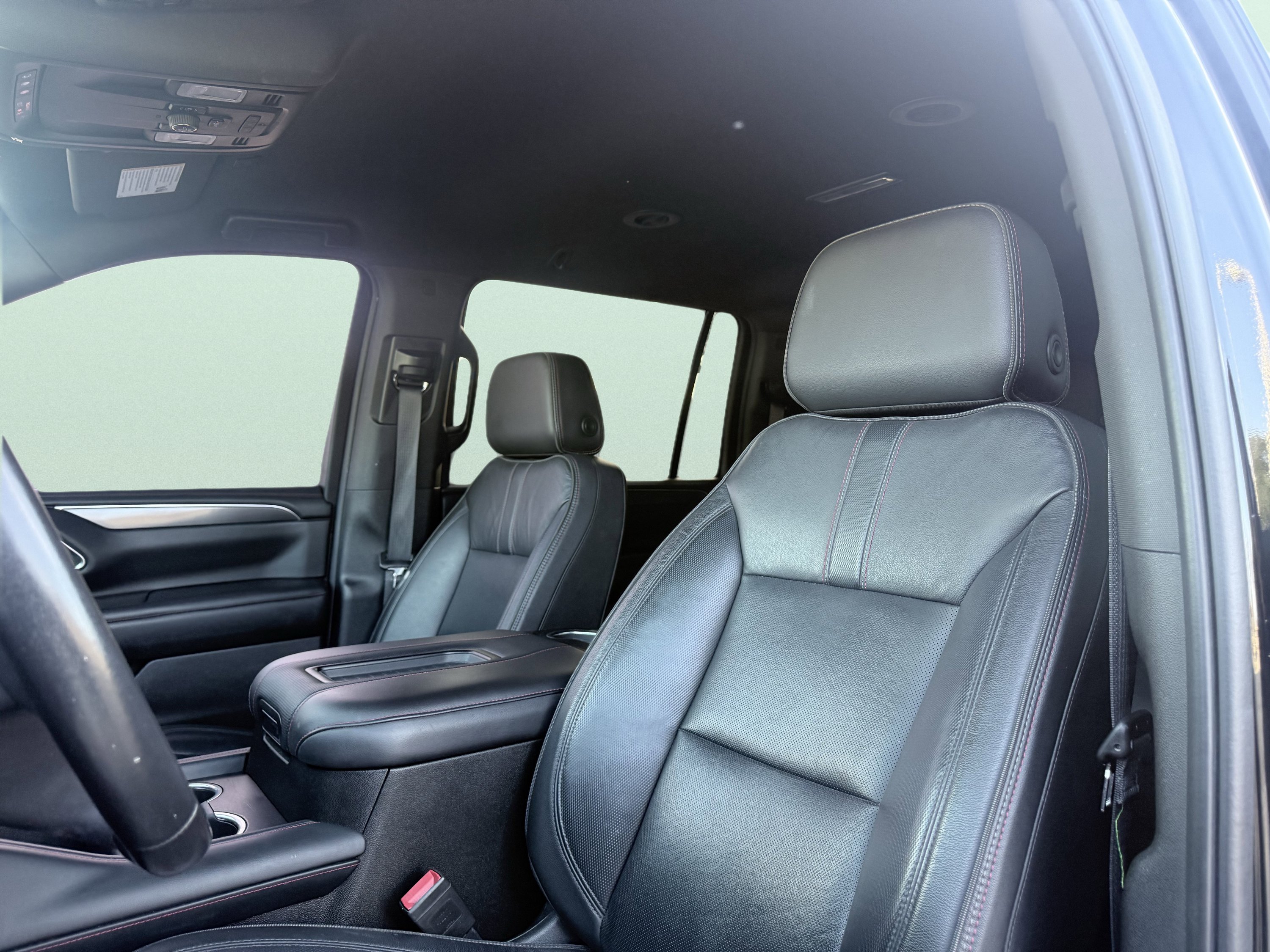Used 2021 Chevrolet Suburban RST w/ Luxury Package AWD/4WD image 15