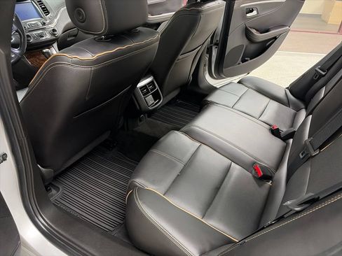 Used 2015 Chevrolet Impala LTZ FWD image 17