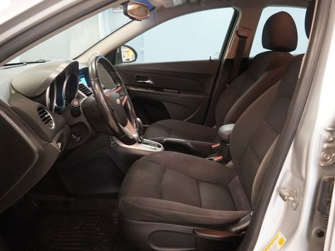 Used 2013 Chevrolet Cruze LT image 5
