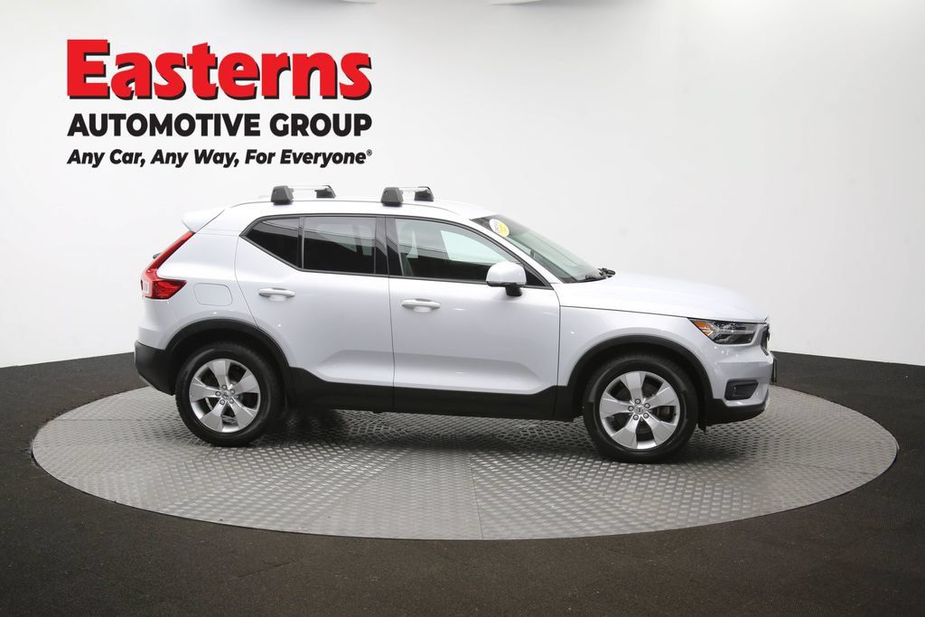 Used 2021 Volvo XC40 T4 Momentum FWD image 46