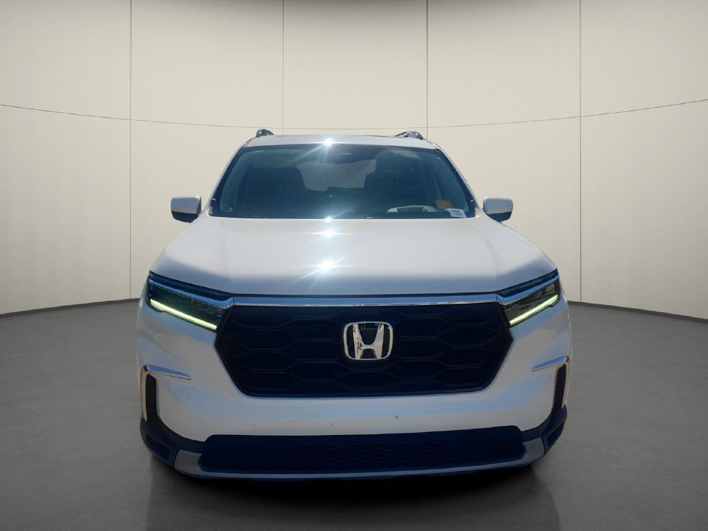 Used 2025 Honda Pilot Elite image 2