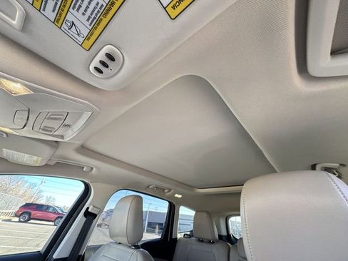 Used 2019 Ford Escape Titanium image 18