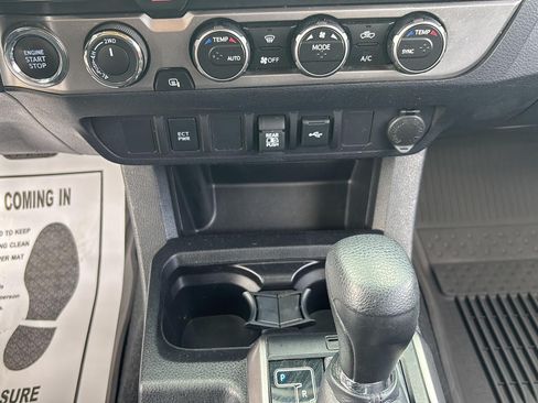 Used 2023 Toyota Tacoma SR5 AWD/4WD image 18