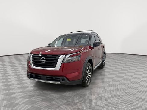 Certified 2025 Nissan Pathfinder Platinum image 5