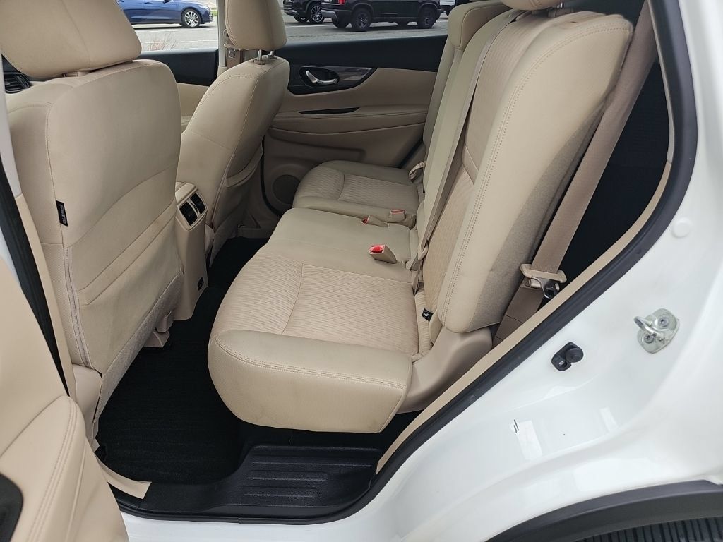 Used 2020 Nissan Rogue SV w/ Sun & Sound Touring Package AWD/4WD image 21