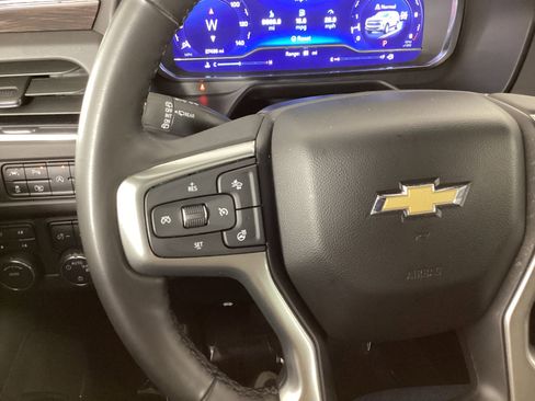 Used 2023 Chevrolet Suburban LT w/ LT Signature Package image 24
