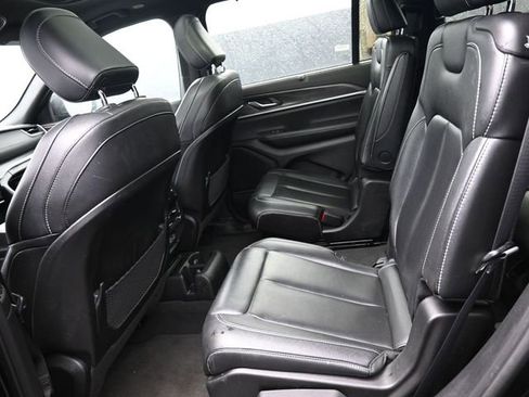 Used 2024 Jeep Grand Cherokee L Limited w/ Luxury Tech Group II image 37