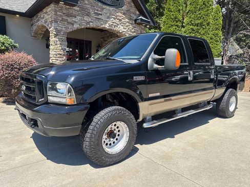 Used 2004 Ford F250 Lariat AWD/4WD image 2