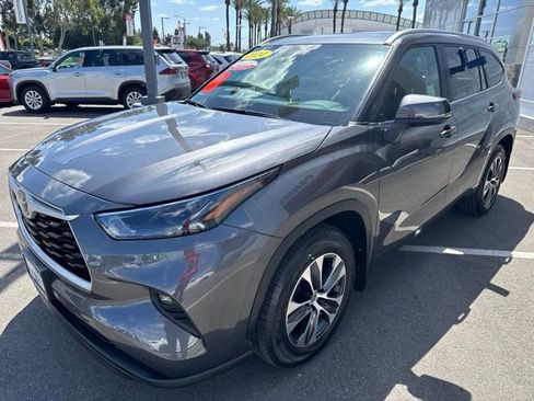 Certified 2024 Toyota Highlander XLE FWD image 18
