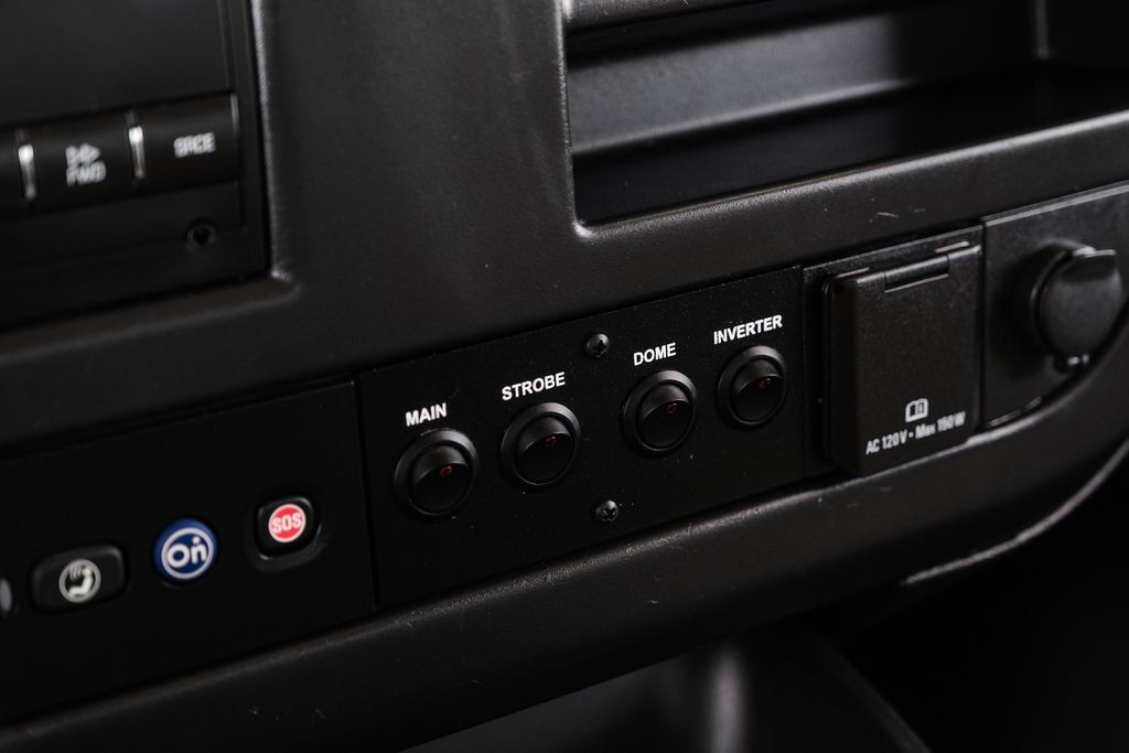 Used 2017 Chevrolet Express 2500 RWD image 23