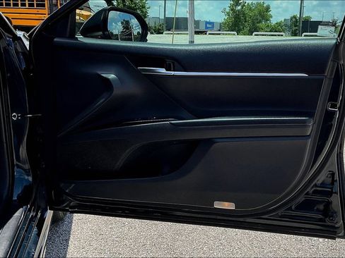 Used 2019 Toyota Camry SE FWD image 20