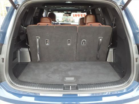 Used 2023 Kia Telluride EX w/ EX Captain's Chair Package image 15