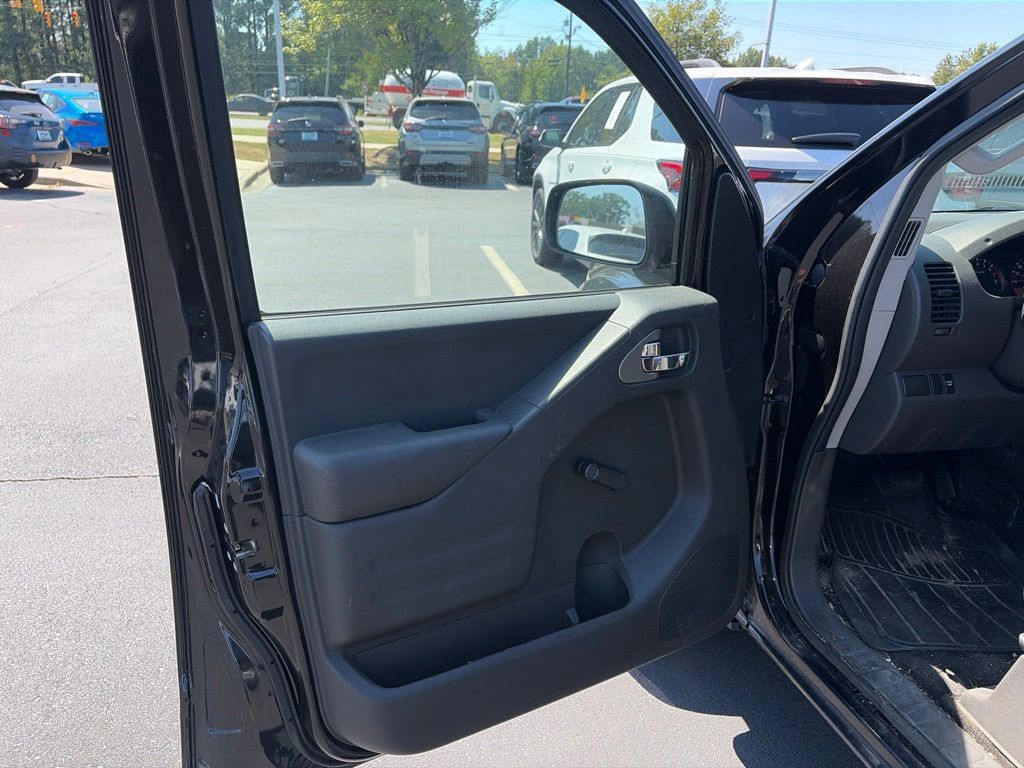Used 2016 Nissan Frontier S RWD image 8