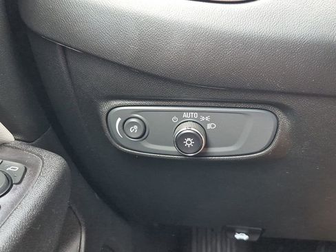 Used 2021 Chevrolet Equinox LT FWD image 20