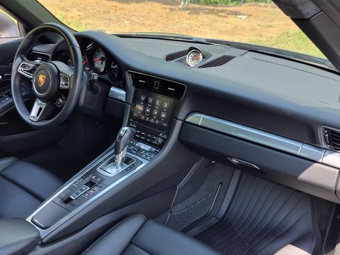 Certified 2017 Porsche 911 Carrera S RWD image 22