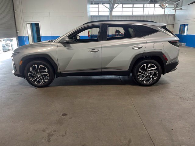 Used 2025 Hyundai Tucson Limited AWD/4WD image 6