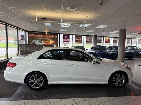 Used 2014 Mercedes-Benz E 350 4MATIC Sedan image 5