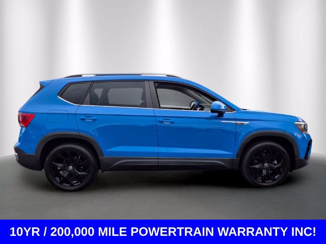 Used 2023 Volkswagen Taos SE w/ Panoramic Sunroof Package FWD image 6