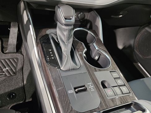 New 2026 Toyota Highlander Platinum AWD/4WD image 19