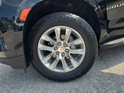 Used 2024 Chevrolet Suburban Premier image 30