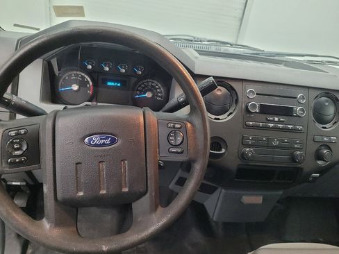 Used 2016 Ford F250 XL w/ Power Equipment Group image 22