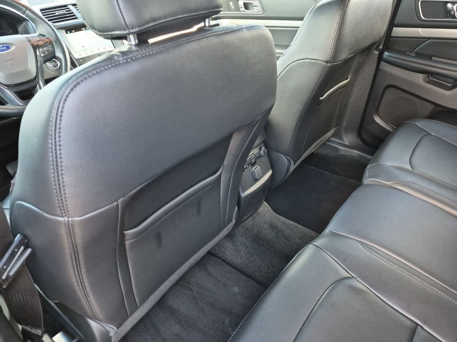 Used 2018 Ford Explorer XLT w/ Equipment Group 202A AWD/4WD image 18