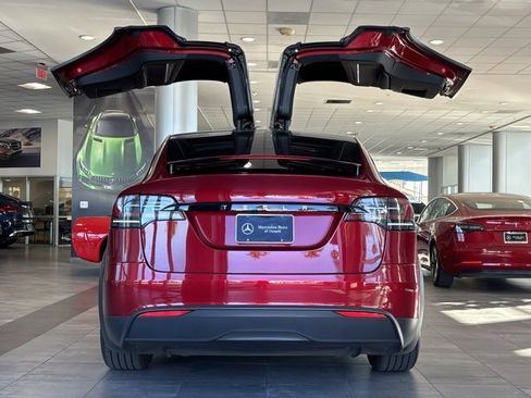 Used 2024 Tesla Model X image 34
