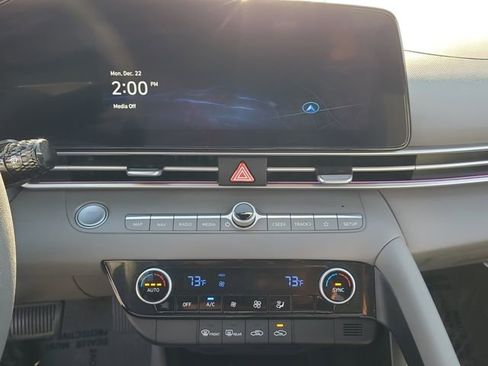 Used 2024 Hyundai Elantra SEL image 13