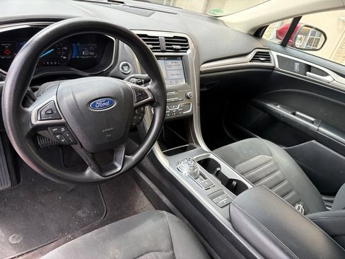 Certified 2019 Ford Fusion SE FWD image 19