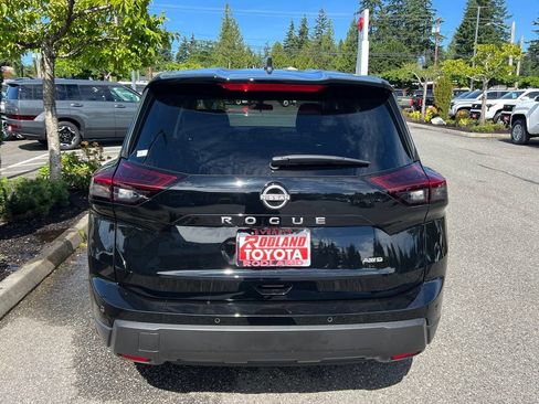 Used 2025 Nissan Rogue S AWD/4WD image 8