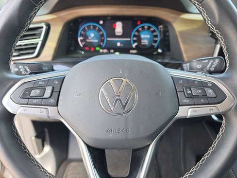 Used 2024 Volkswagen Atlas SE FWD image 32