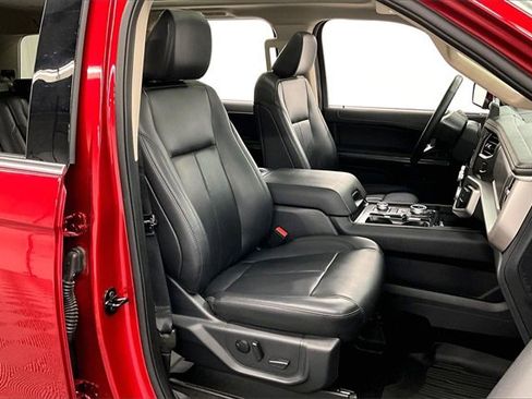 Used 2022 Ford Expedition XLT image 7