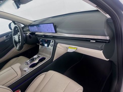 Certified 2026 Genesis GV80 2.5T Advanced image 32